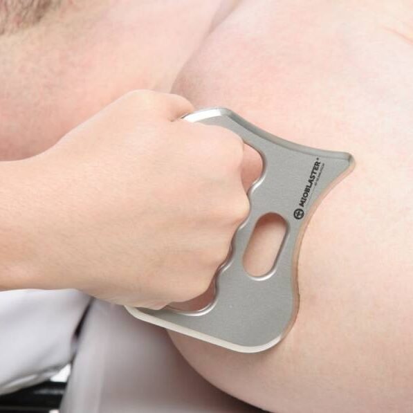 Raspador utilizado nos protocolos com Liberação Miofascial do Espaço Leocádio